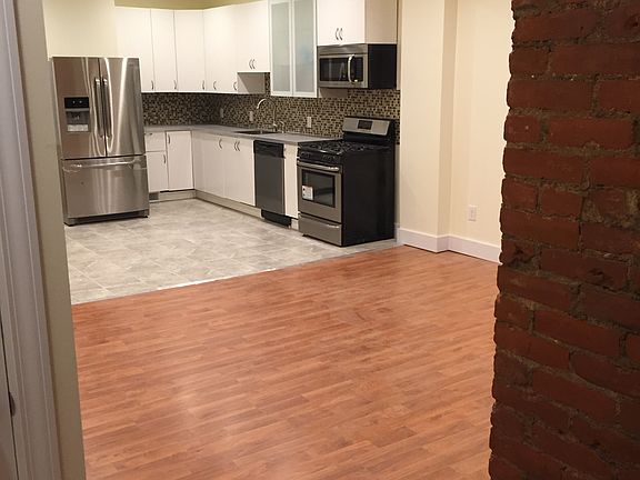 Living Room / Kitchen