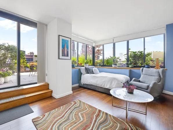 250 East 40th Street image 19 of 24