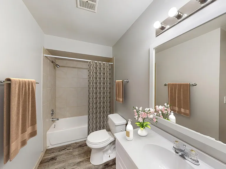 Copper Cove Apartments — Photo 8
