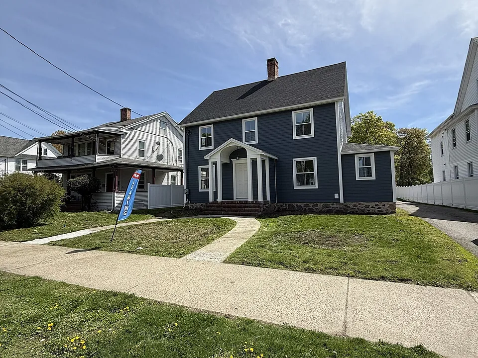 1950 Main St #1