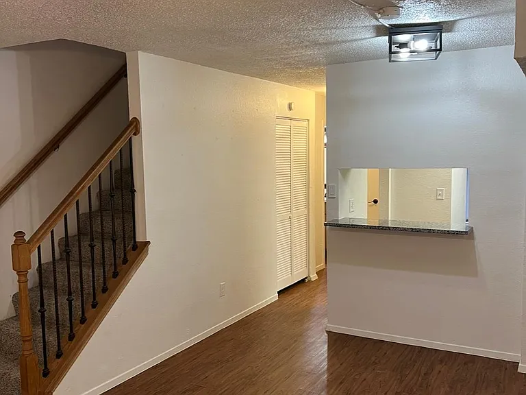 710 W Collins St — Photo 2