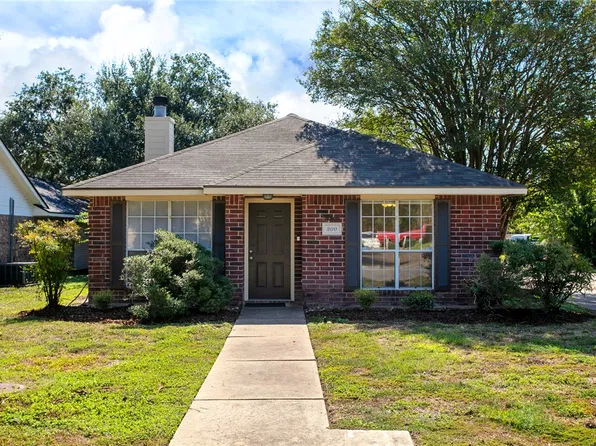 800 Camellia Ct, College Station, TX 77840