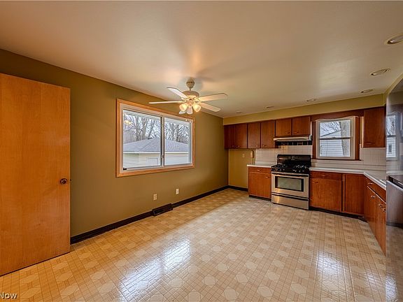 5th image of 36334 Chestnut Ridge Rd