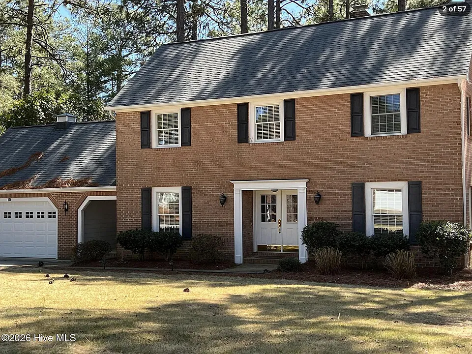 15 Baltusrol Ln