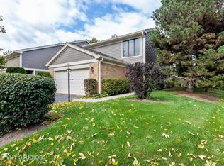 738 Ascot Ct, Libertyville, IL 60048