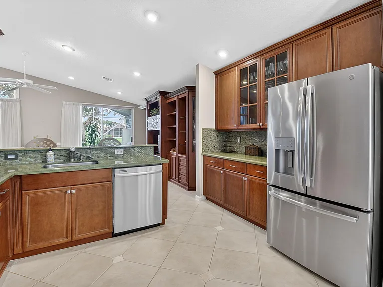 5256 Glenville Dr — Photo 27