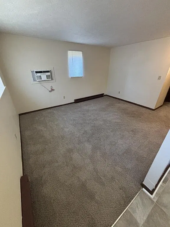 211 Dodge Dr — Photo 3