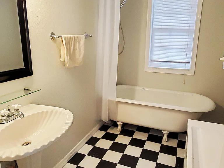 1801 Karolina Ave — Photo 8