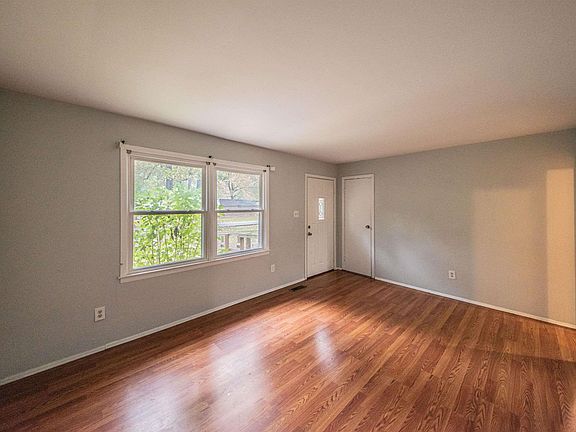 2nd image of 1031 Vasseur Ave