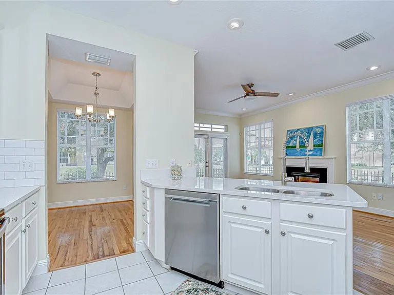 113 Bosphorous Ave #5 — Photo 40