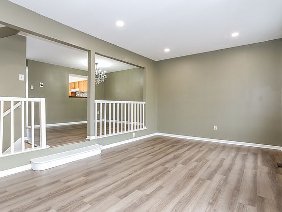 5th image of 8202 Ashford Blvd