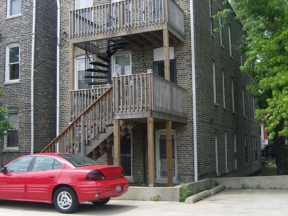 3rd image of 2219 N Seeley Ave
