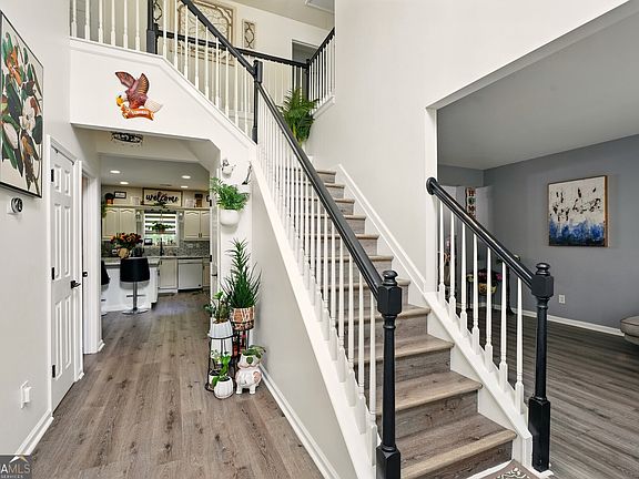 5th image of 100 Chadwick Pl