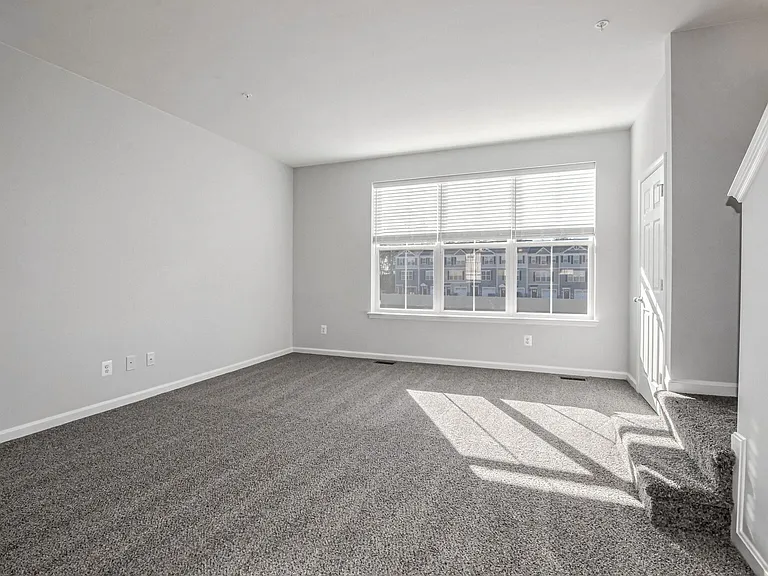 1057 Flint Ct #1 — Photo 4