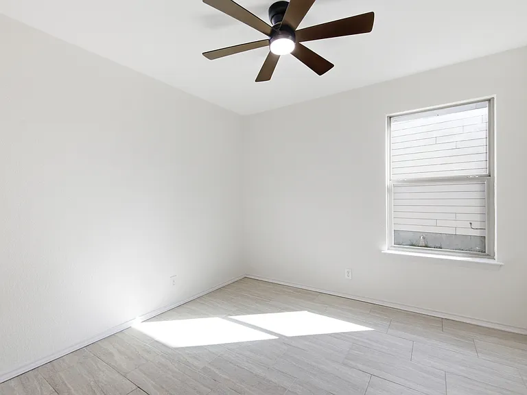 110 Capistrano Dr — Photo 21