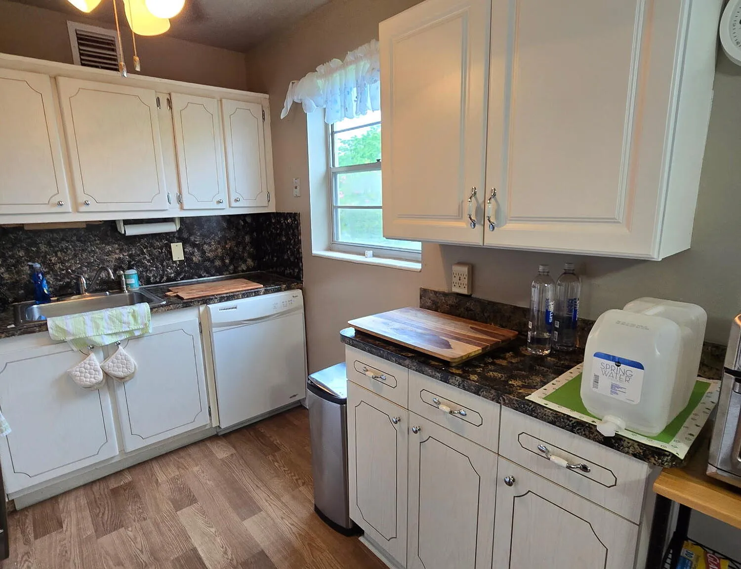 2 bed, 1.5 bath, 820 sqft, $3,000 — Photo 4