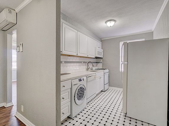 2nd image of 3131 N May Ave #4