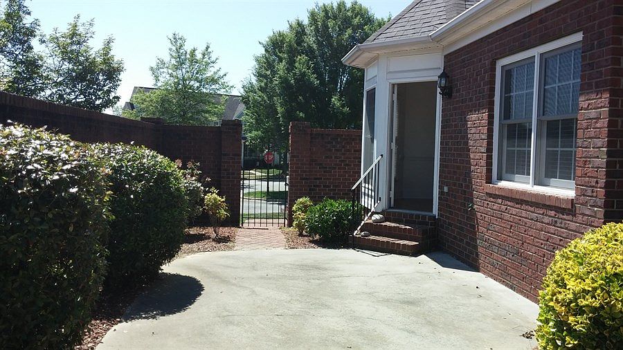 2nd image of 62 Huie St NW