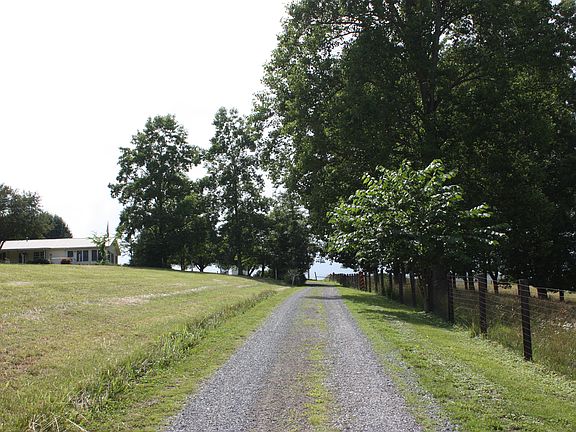 closer view to house 