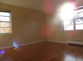 378A Park Rd APT C1, West Hartford, CT 06119