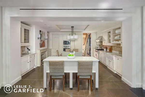 Sold by Leslie J. Garfield | media 6