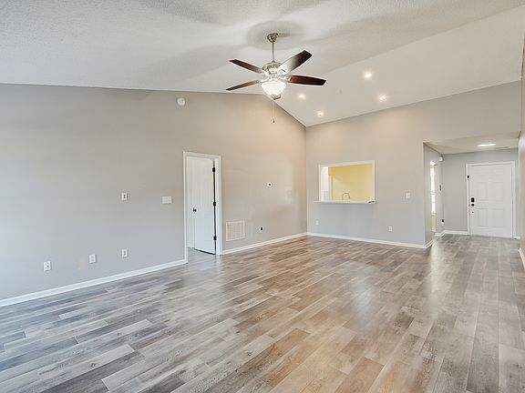 3rd image of 252 Odell St