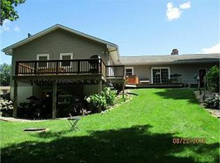 207 Mapleridge Dr, Mankato, MN 56001