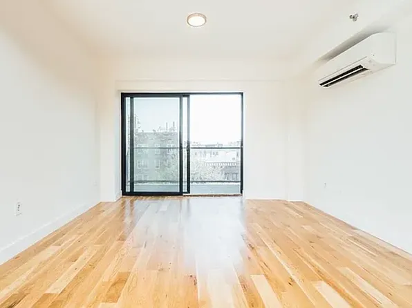 520 Parkside Avenue 6A image 3 of 18