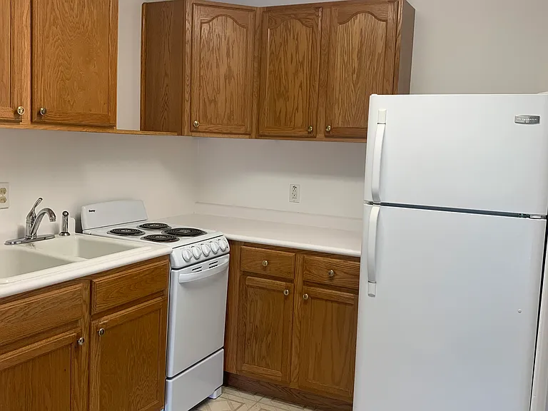 985 Northwood St #1 — Photo 8