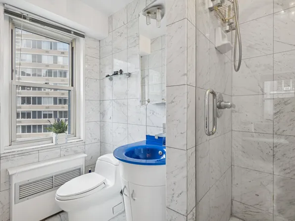 400 East 54th Street image 6 of 7