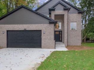 3237 Longview Ave, Rochester Hills, MI 48307