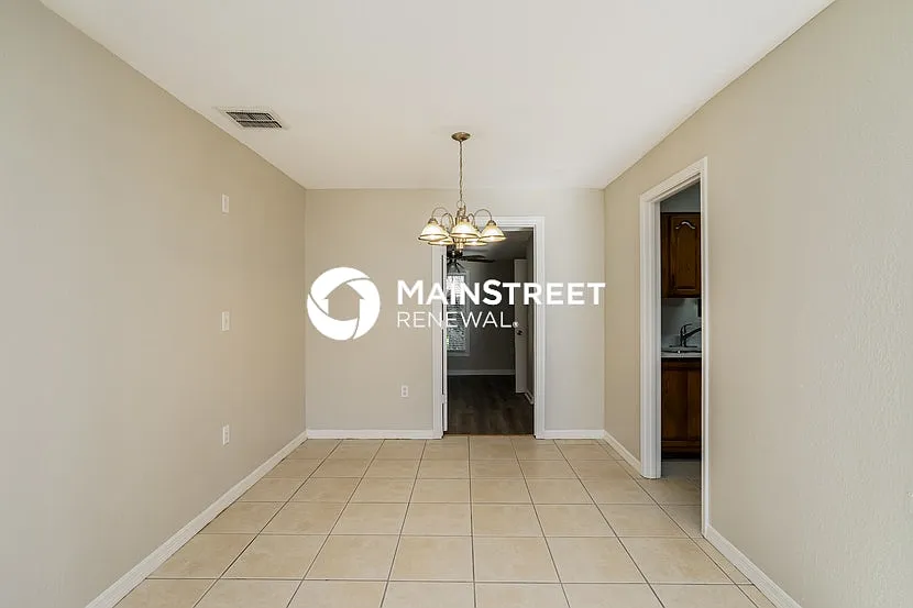 3031 Dillman Dr — Photo 4