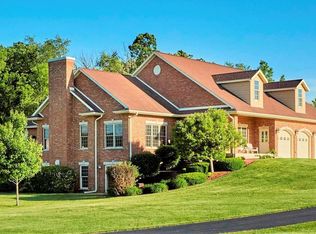 W1161 Trieste Dr, Lake Geneva, WI 53147