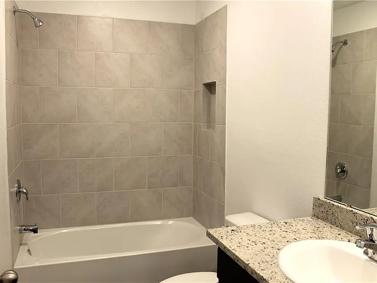 101 Maywood Ln — Photo 10