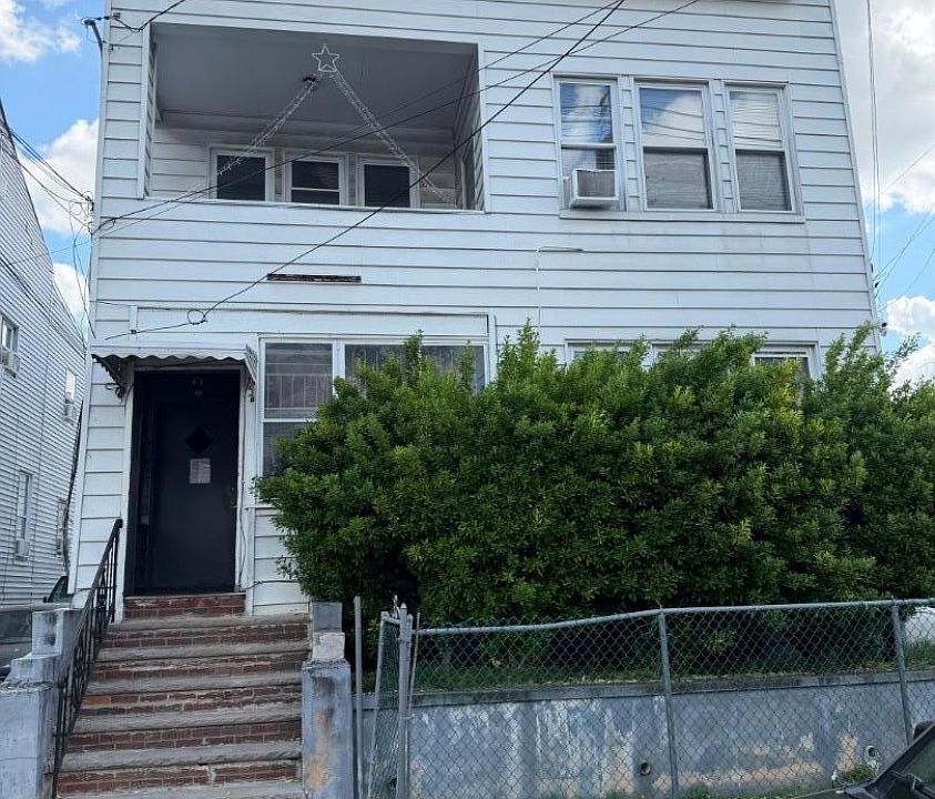 1st image of 447-449 E 27Th St