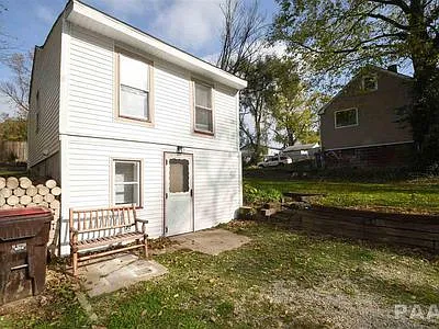 120 Edgehill Ave photo 1