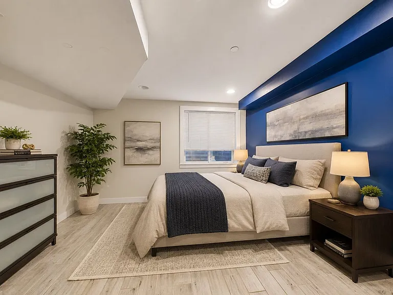 1435 S Taylor St — Photo 11