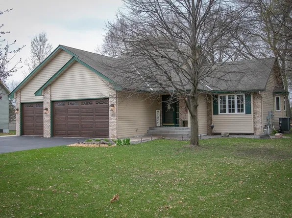1107 Isanti Pkwy NW, Isanti, MN 55040