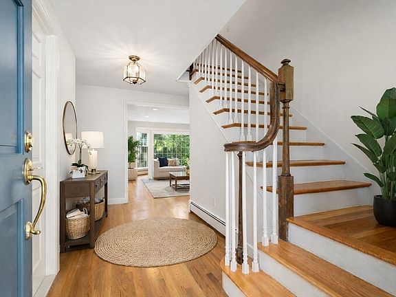 3rd image of 59 Russett Hill Rd