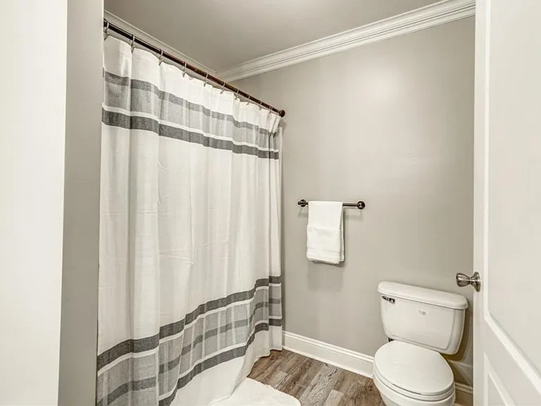 1427 N 22nd St — Photo 7