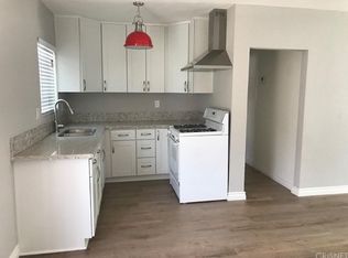 18523 Bassett St, Reseda, CA 91335