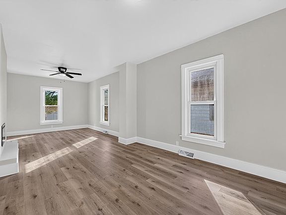 3rd image of 2115 Shoop STREET
