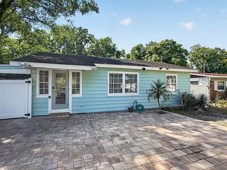 6416 N Orleans Ave — Photo 2