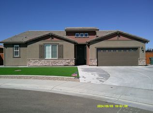 700 Jasmine Ct, Dixon, CA 95620