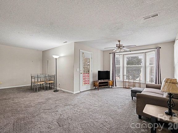 4th image of 6234 Rosecroft Dr