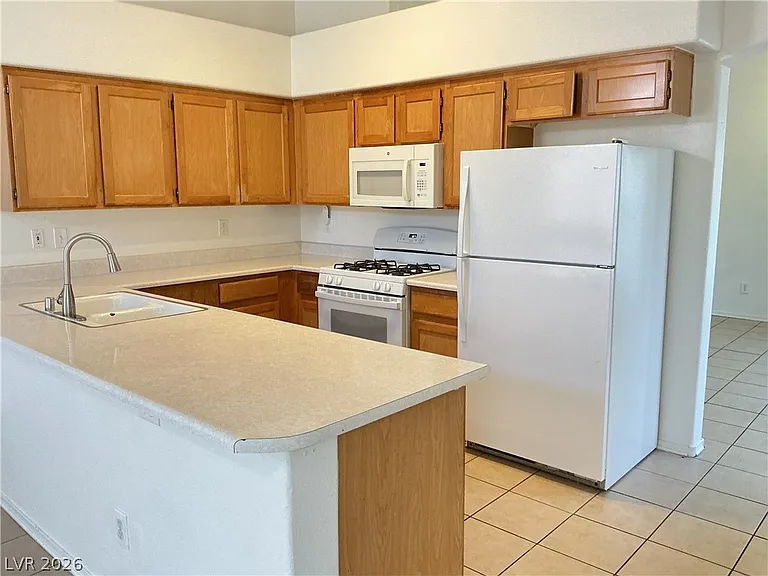 3144 Sierra Ridge Dr — Photo 3