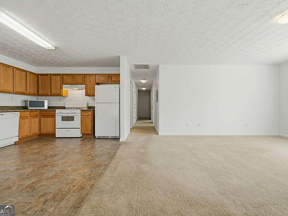 3rd image of 6955 Satterlee Woods Ln