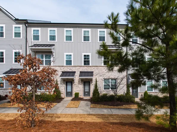 406 Clementine Dr, Cary, NC 27519