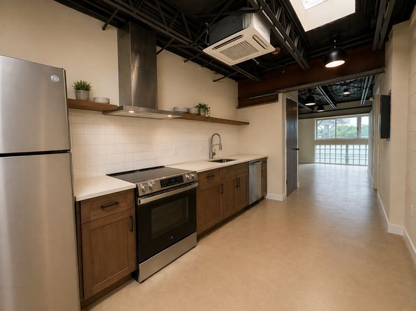 1726 Austin Ave #206
