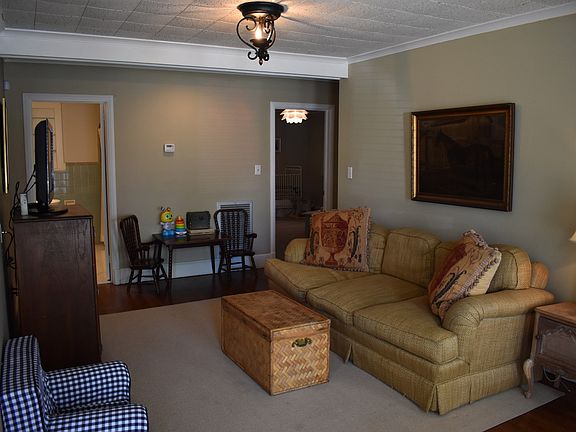 5th image of 2251 Country Club Dr